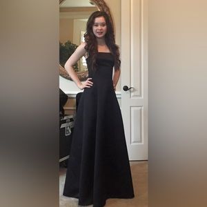 EUC: BLACK SLEEVELESS PROM OR HOMECOMING DRESS